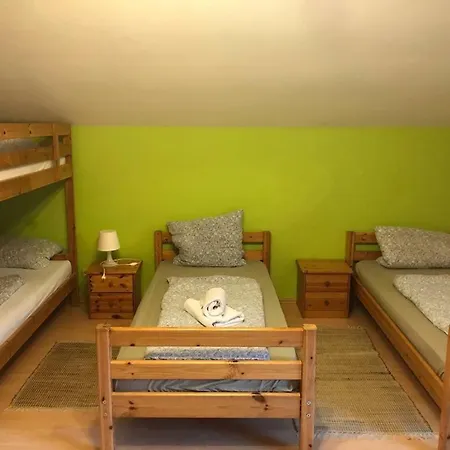 Rauchkuchl Guest house 3*